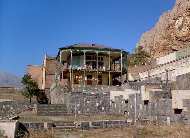 عمارت کلاه فرنگی ماکو