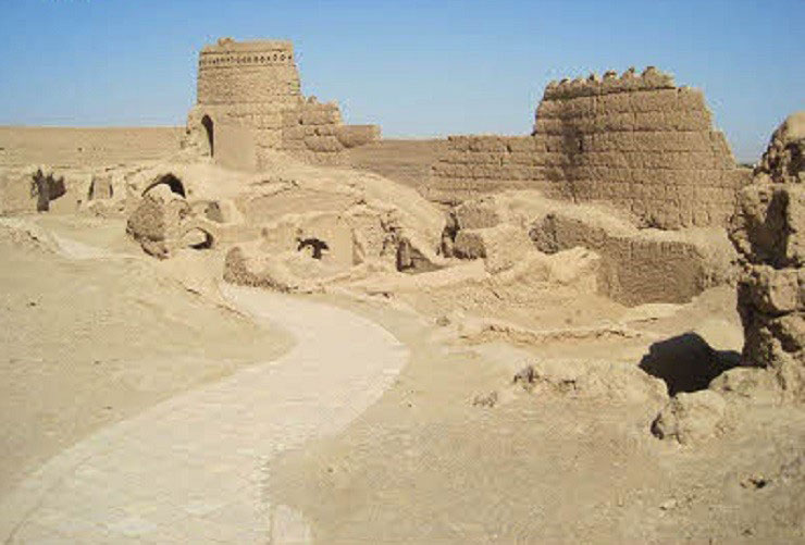 نارین قلعه میبد 