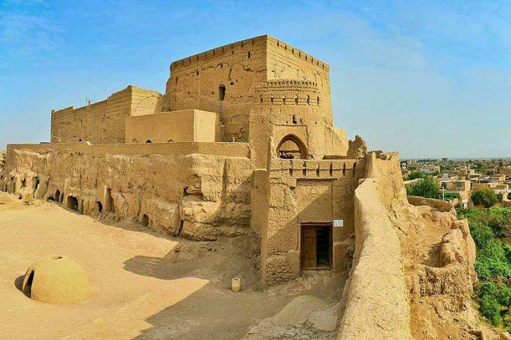 نارین قلعه میبد 