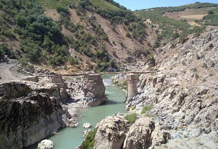 چشمه کانی گراوان