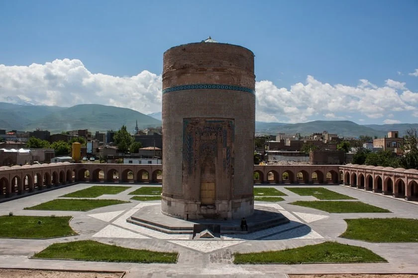 آرامگاه شیخ حیدر