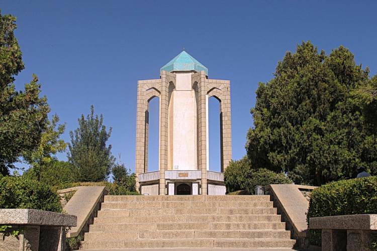 آرامگاه باباطاهر عریان همدانی