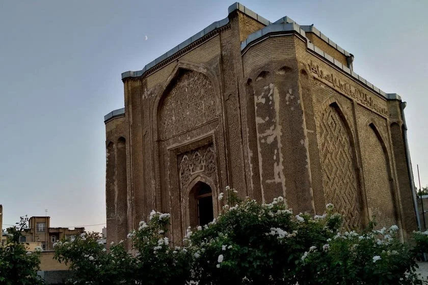 گنبد علویان 