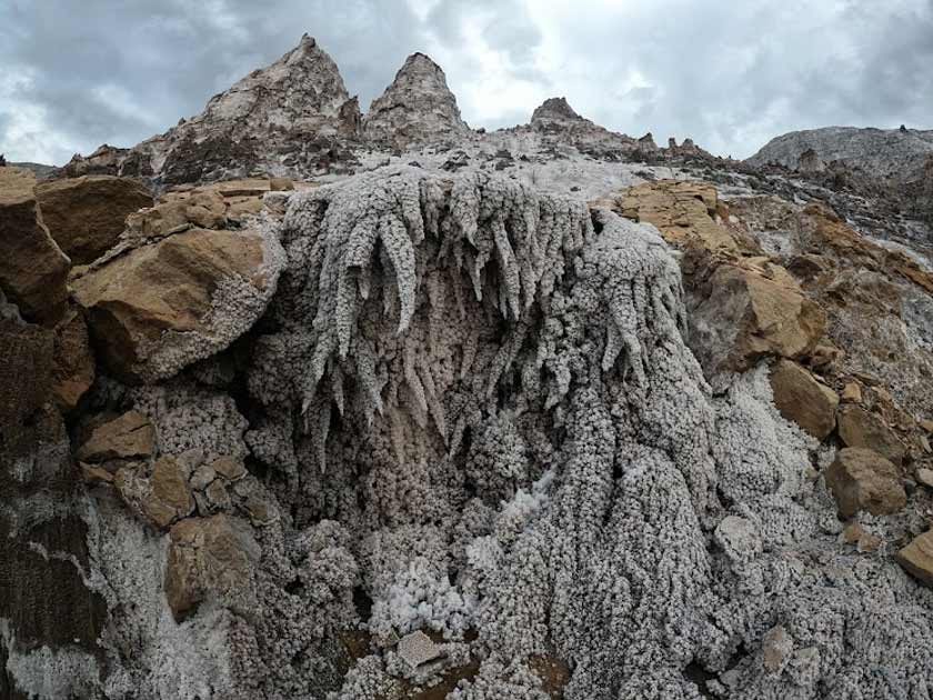 گنبد نمکی دشتی 