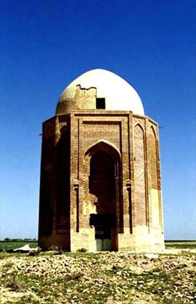 بنای تاریخی پیر مراد آباد اراک