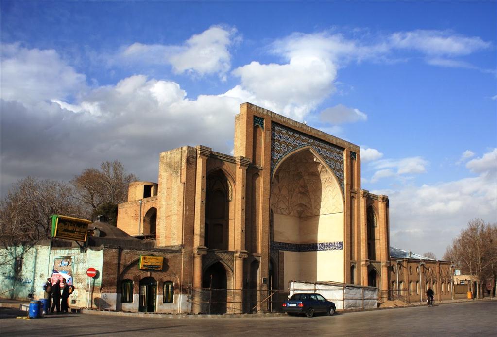 سردر عالی قاپوی