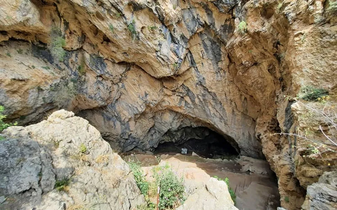 غار بورنیک غار بورنیک
