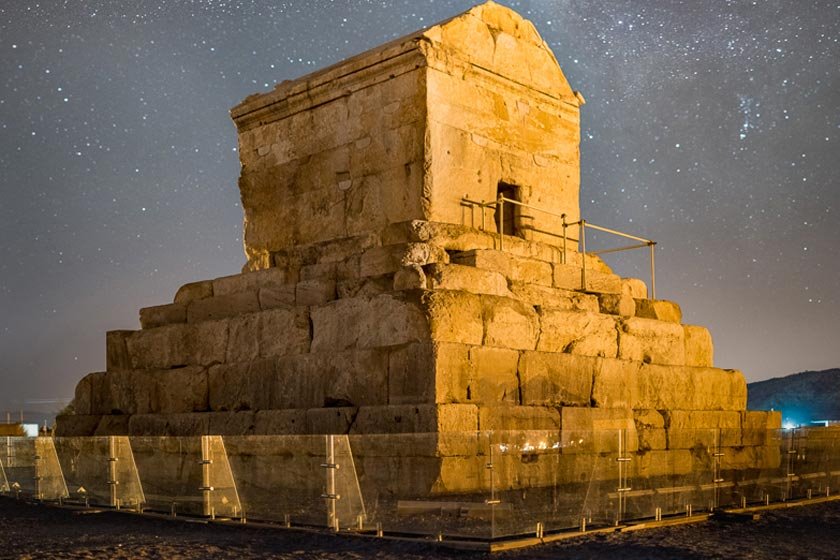 آرامگاه کوروش کبیر آرامگاه کوروش کبیر