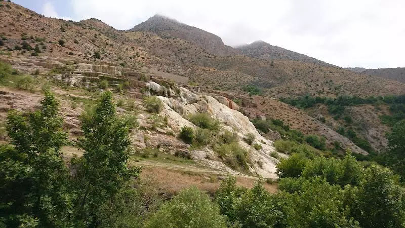 چشمه آب معدنی سنگرود چشمه آب معدنی سنگرود