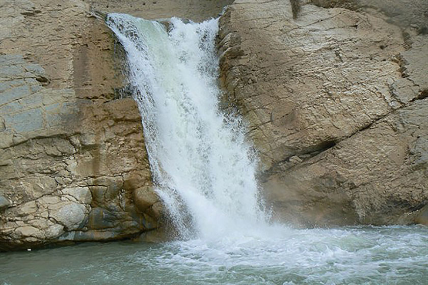 آبشار توف نمکی