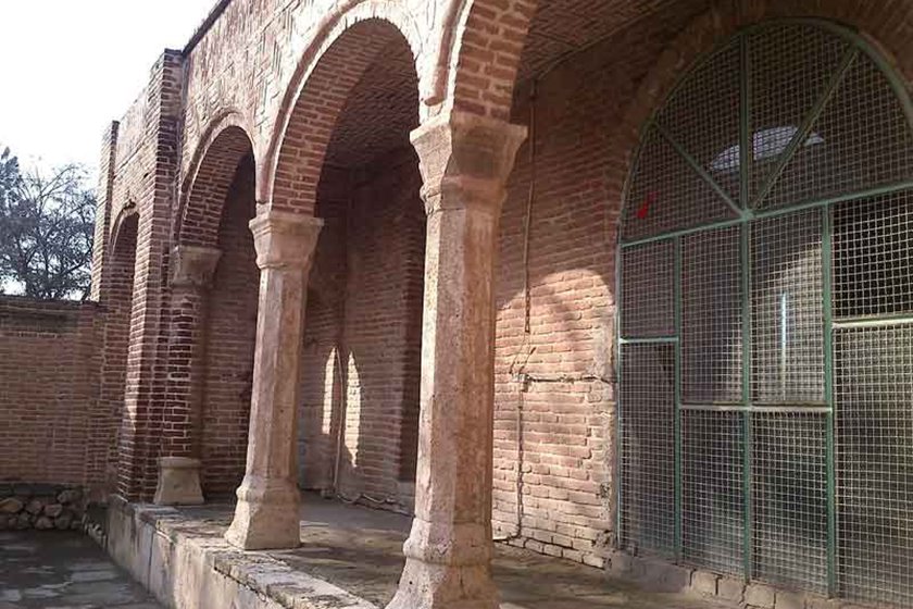 مقبره سرداران مکری بوکان
