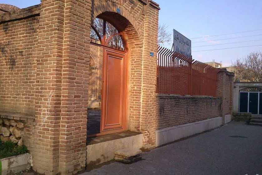 مقبره سرداران مکری بوکان