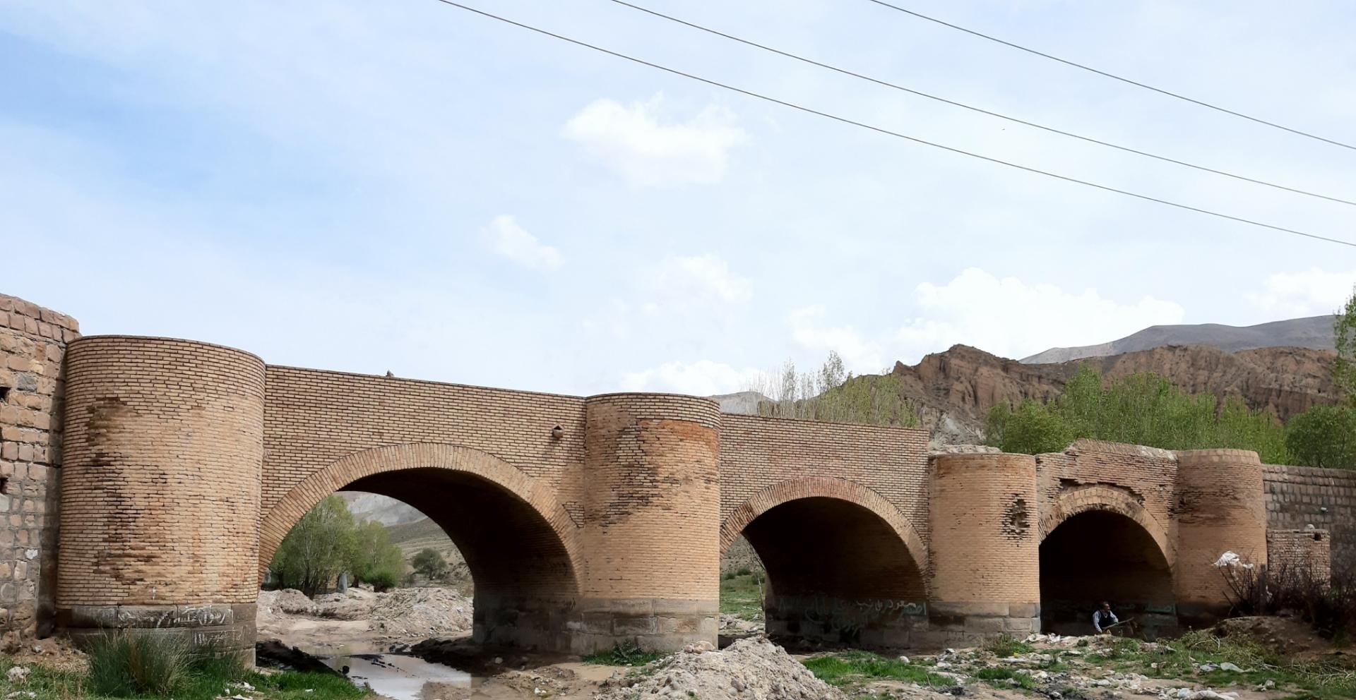 جاهای دیدنی بستان آباد