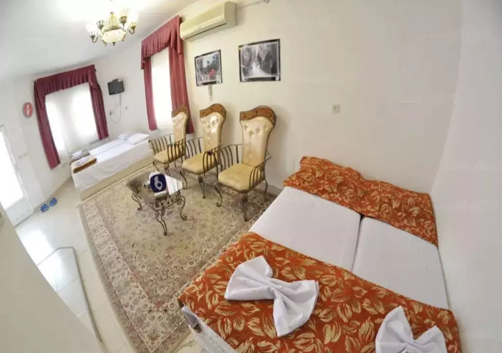 هتل نارنجستان طبس