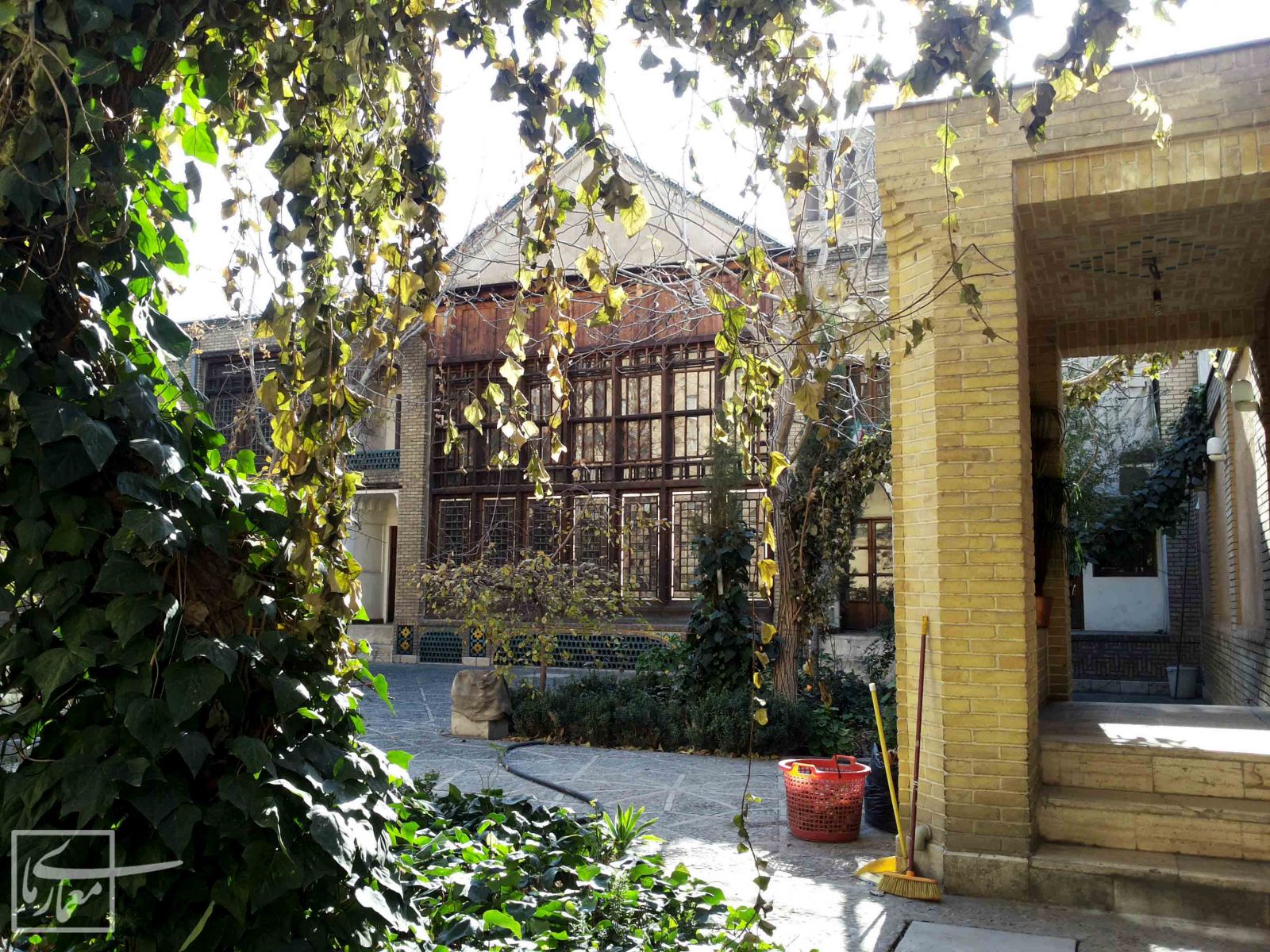 خانه وثوق تهران