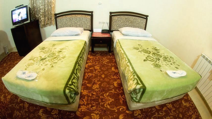 هتل جهانگردی تاکستان