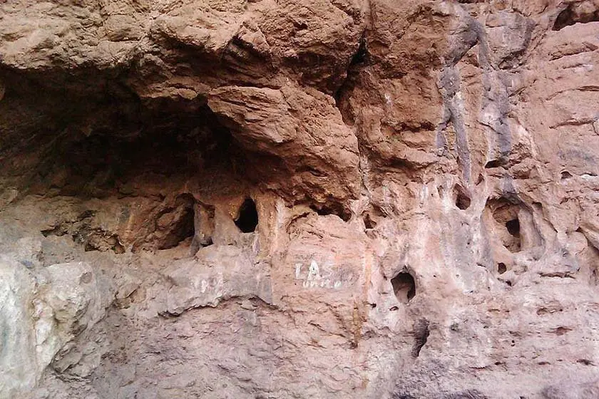 غار وارواسی کرمانشاه