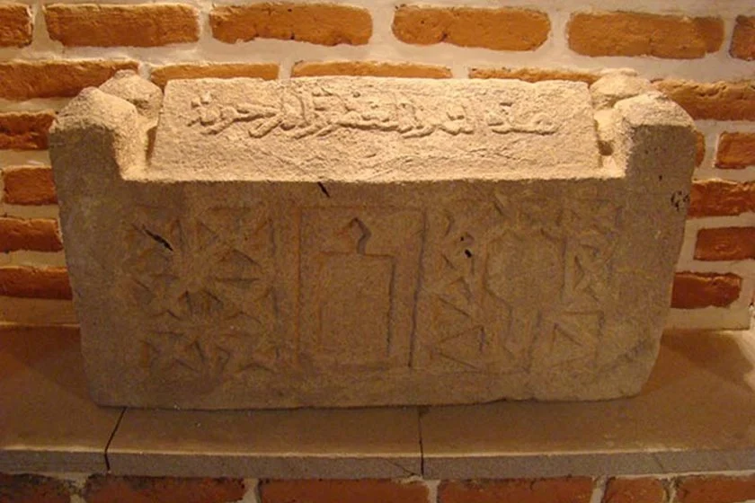 مقبره آقالار