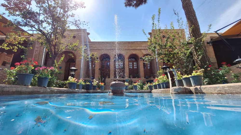 هتل خانه سنتی بهروزی قزوین