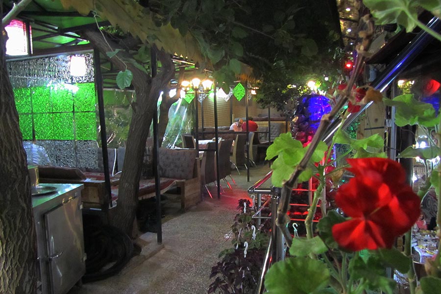 رستوران باغ گیلاس