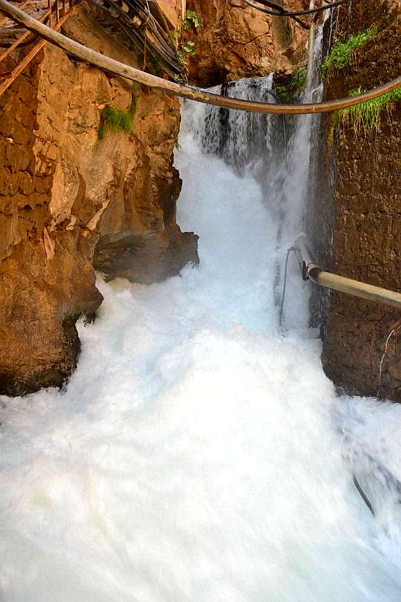  چشمه بل یا رود کانی بل (کوتاه ترین رودخانه دنیا)