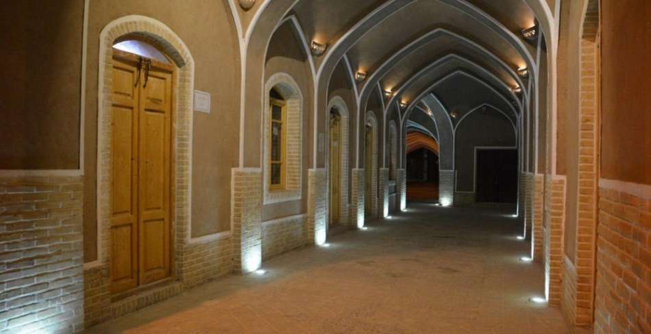 اقامتگاه بومگردی طبایی اردکان