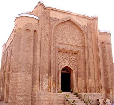 جاهای دیدنی همدان در بهار گنبد علویان از جاهای دیدنی همدان جاهای دیدنی همدان در بهار