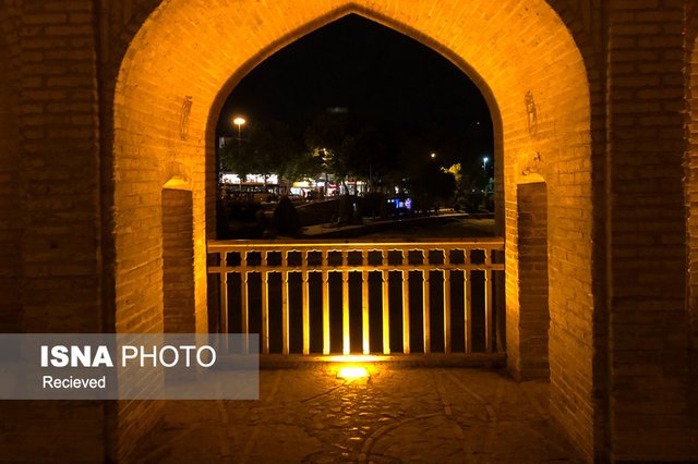 سی و سه پل
