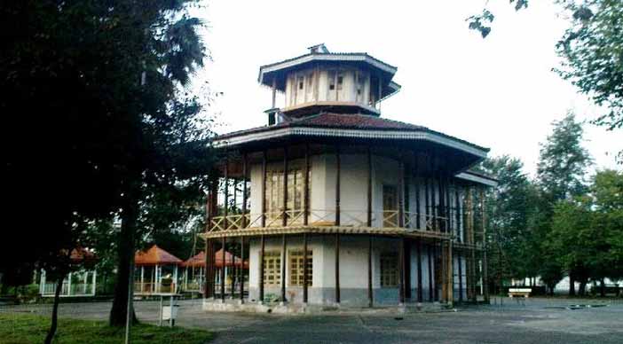 عمارت کلاه فرنگی رشت کلاه فرنگی عمارت کلاه فرنگی رشت
