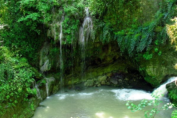  آبشار کوه سر