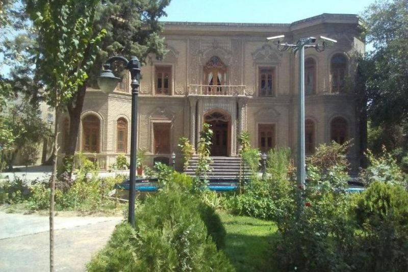 موزه آبگینه و سفال ایران تعطیل شد موزه آبگینه موزه آبگینه و سفال ایران تعطیل شد