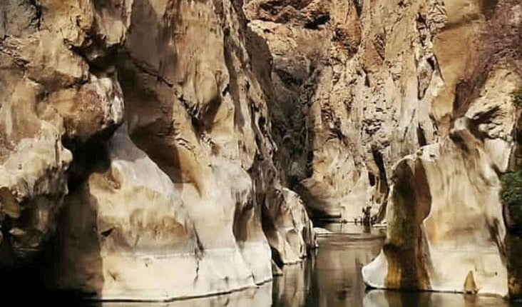 تنگه لی لی