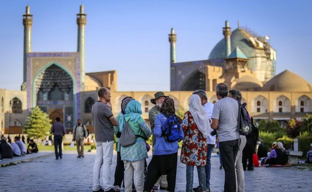 صلاحیت ها و ویژگی های تخصصی راهنمای تور 4