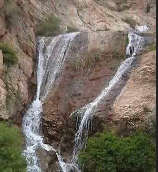آبشار وارش کورورخانه آبشار وارش کورورخانه