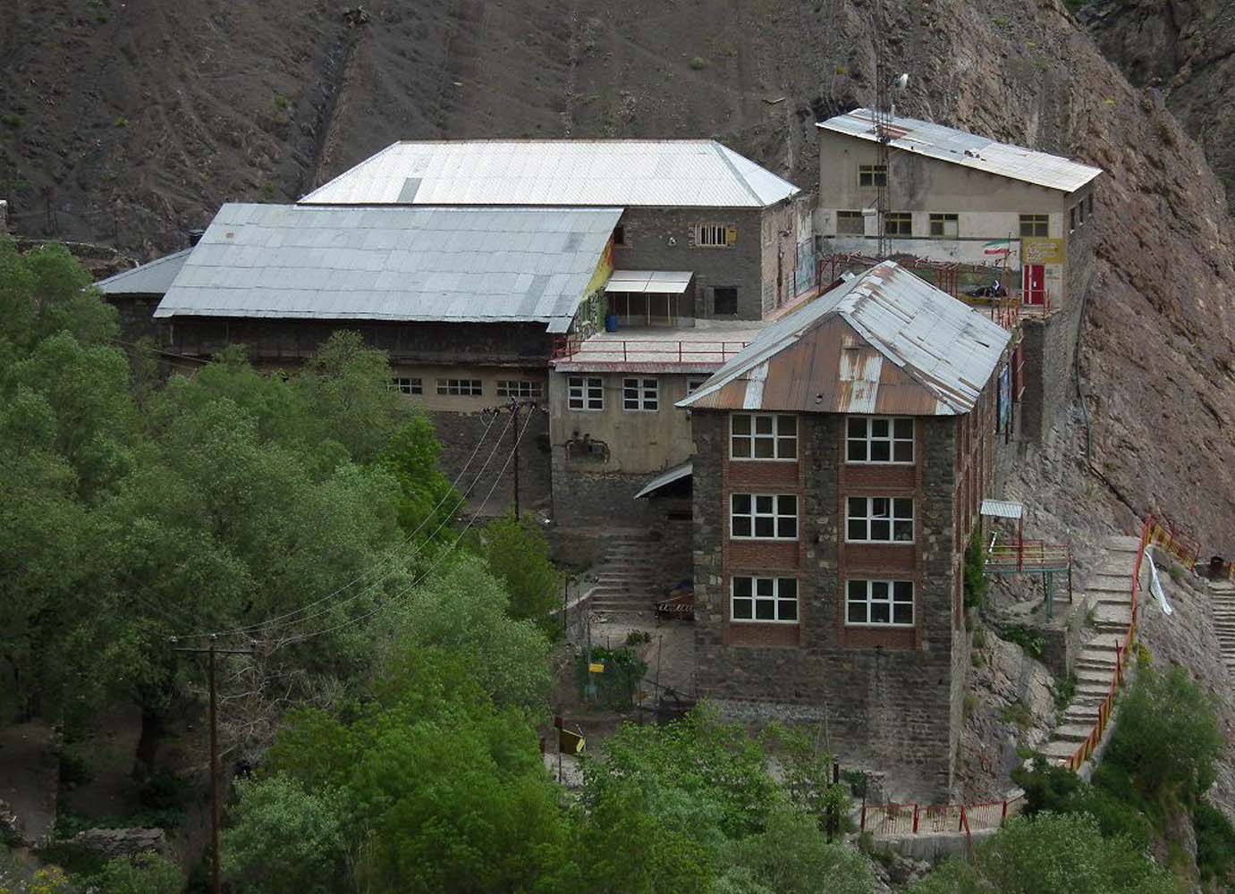 مجتمع کوهستانی شیرپلا تهران