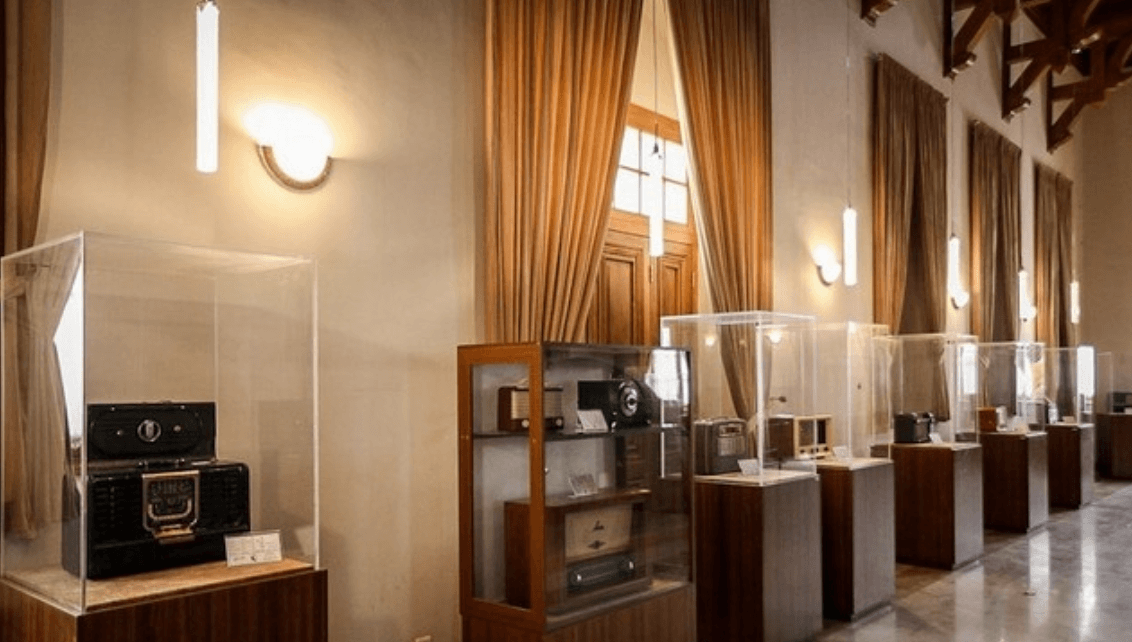 عمارت کلاه فرنگی بیسیم تهران عمارت کلاه فرنگی بیسیم تهران عمارت کلاه فرنگی بیسیم تهران