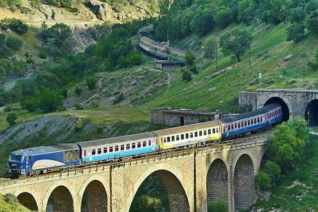 قطار گردشگری لرستان