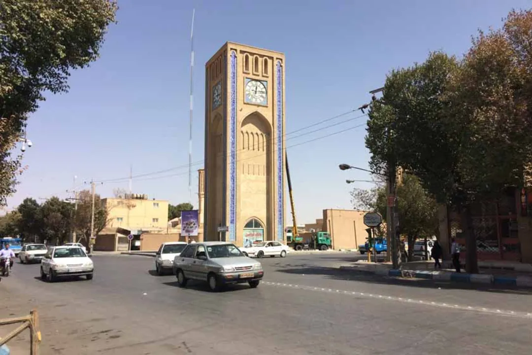 میدان وقت‌الساعت یزد