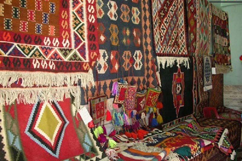 پنج شنبه بازار  پنجشنبه‌بازار محصولات صنایع‌دستی در یاسوج برپا می‌شود