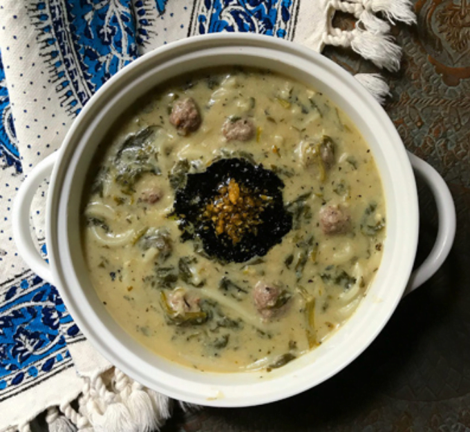 آش اسفناج با گوشت قلقلی آش اسفناج با گوشت قلقلی