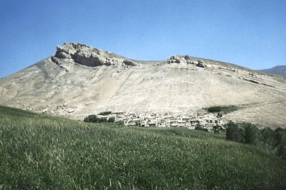روستای یاستی قلعه ماهنشان
