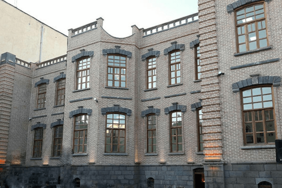 موزه عمارت شهرداری اردبیل موزه عمارت شهرداری اردبیل