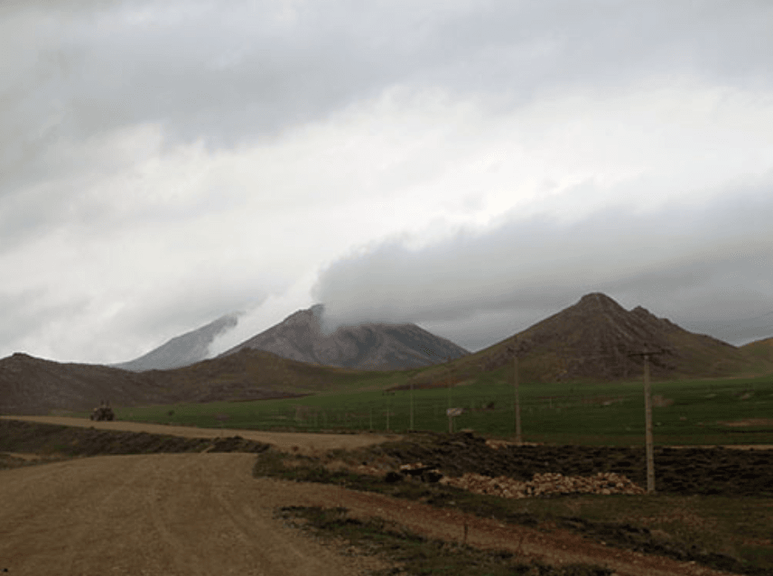 کوه چهل‌چشمه دیواندره کوه چهل‌چشمه دیواندره