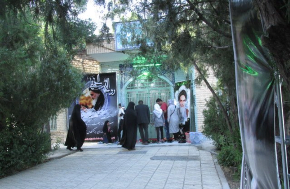 آستان مقدس امامزاده احمدبن علی(ع) فرمهین آستان مقدس امامزاده احمدبن علی(ع) فرمهین