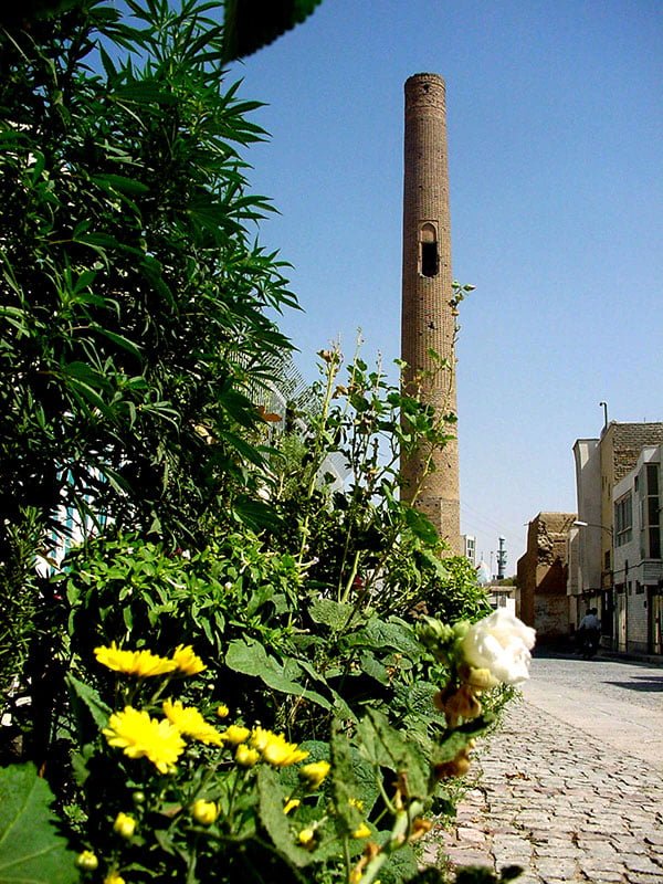 جاهای دیدنی اصفهان (100 جاذبه گردشگری اصفهان) مناره چهل دختران از جاهای دیدنی اصفهان جاهای دیدنی اصفهان (100 جاذبه گردشگری اصفهان)