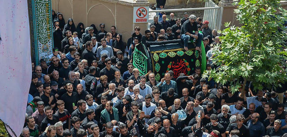 آیین 400 ساله نخل گردانی در نراق آیین 400 ساله نخل گردانی در نراق آیین 400 ساله نخل گردانی در نراق