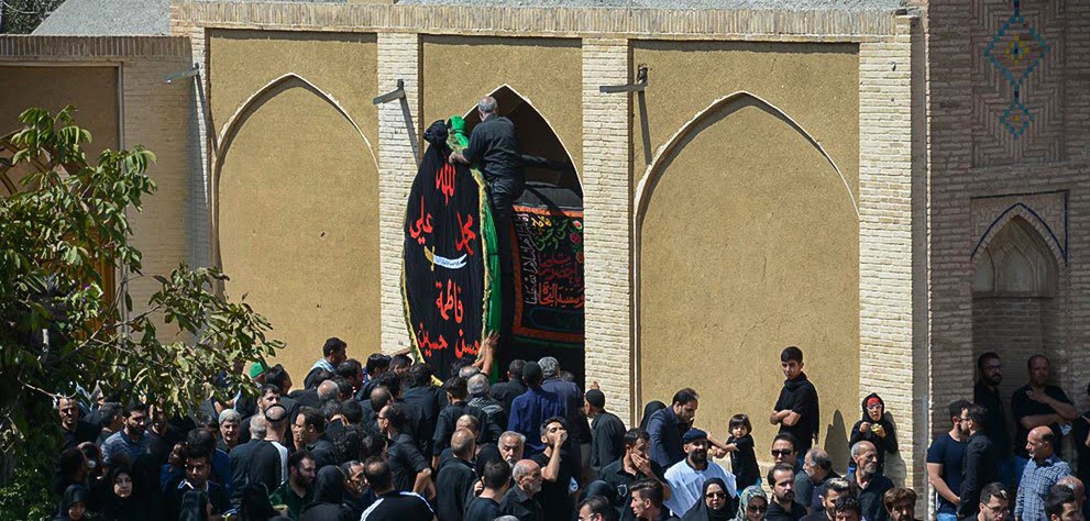 آیین 400 ساله نخل گردانی در نراق آیین 400 ساله نخل گردانی در نراق آیین 400 ساله نخل گردانی در نراق