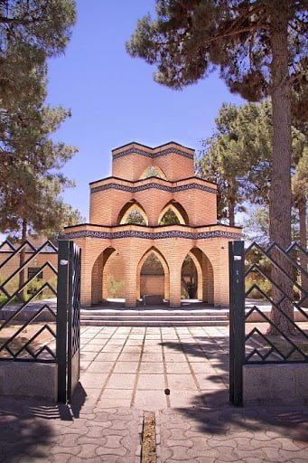 بنای یادبود ملاحسین کاشفی بنای یادبود ملاحسین کاشفی
