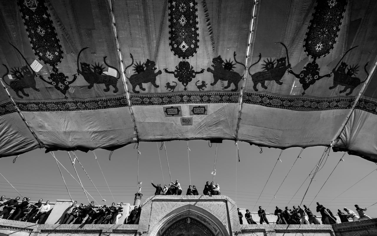 آئین چادرپوشان حسینیه قنادها سبزوار آئین چادرپوشان حسینیه قنادها سبزوار
