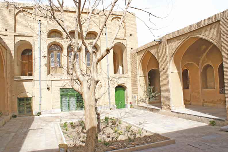تکیه آغاباشی تخت فولاد اصفهان تکیه آغاباشی تخت فولاد اصفهان